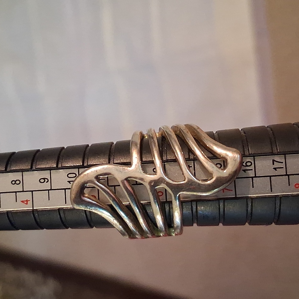 Silver - Tone Abstract Ring - Picture 3 of 4